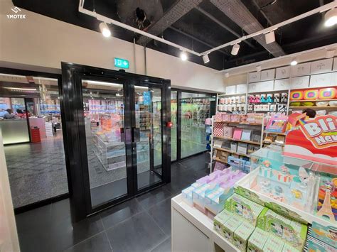 miniso la défense photos